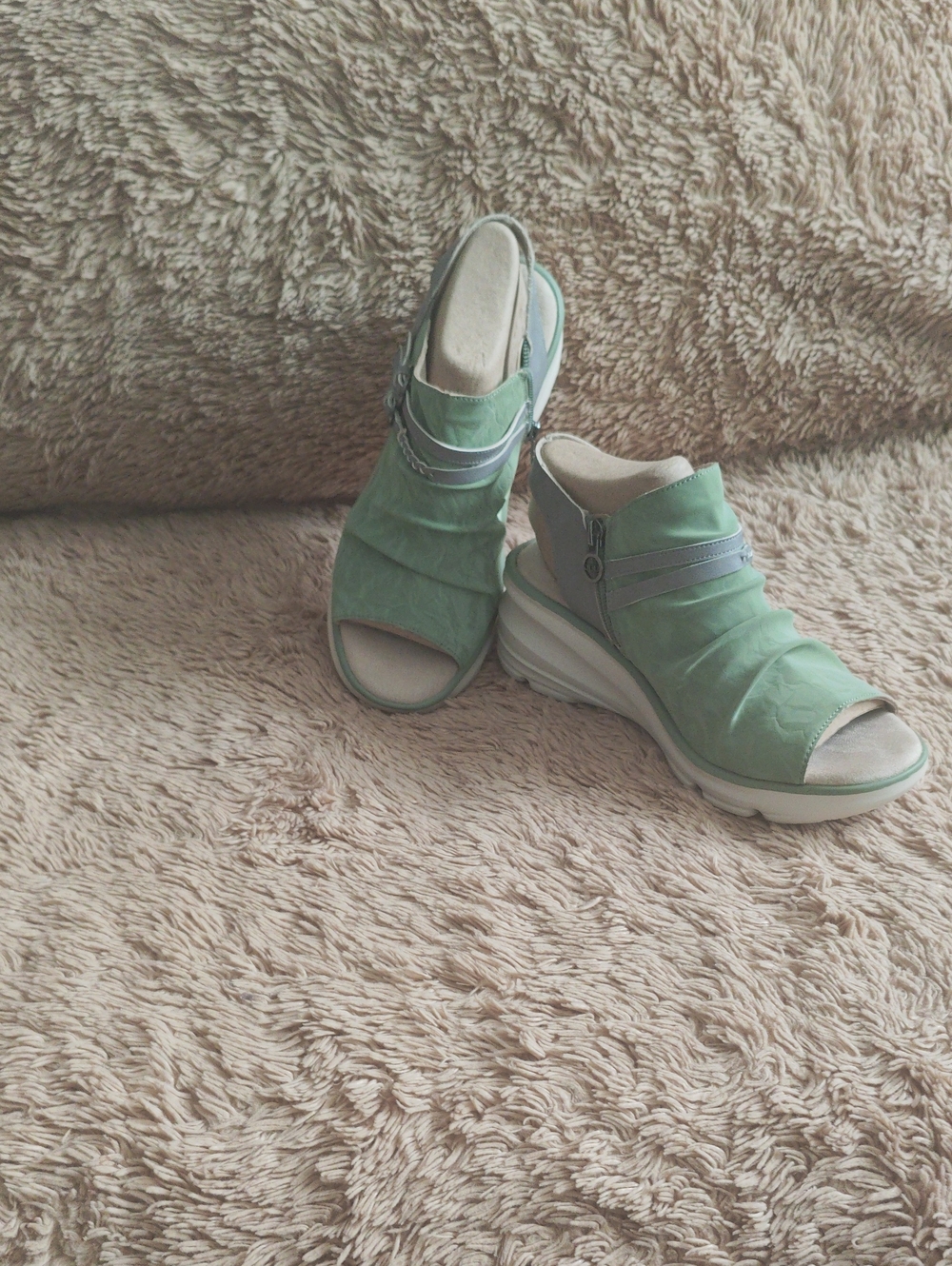 JBU Mint Green Open-Toe Wedge Sandals with Gray Accents